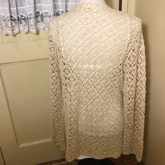 Beautiful knitted lace cartigan by Draper’s and Damon’s - Picture 2 of 13